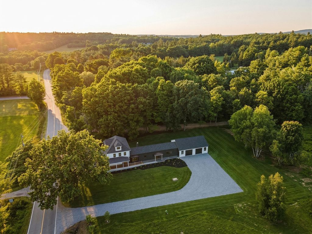 Photo of 533 Route 135 Route, Monmouth, ME 04259 (MLS # 1657337)