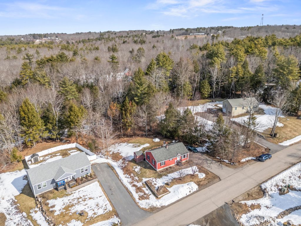 Photo of 31 Redwood Lane, Sanford, ME 04073 (MLS # 1654083)