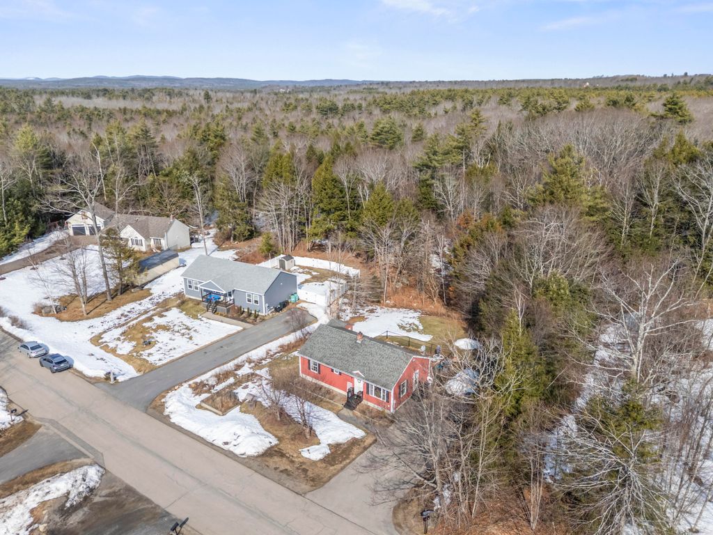 Photo of 31 Redwood Lane, Sanford, ME 04073 (MLS # 1654083)