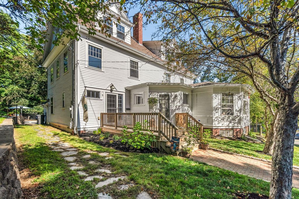 Photo of 5 Sheridan Avenue, Auburn, ME 04210 (MLS # 1637764)