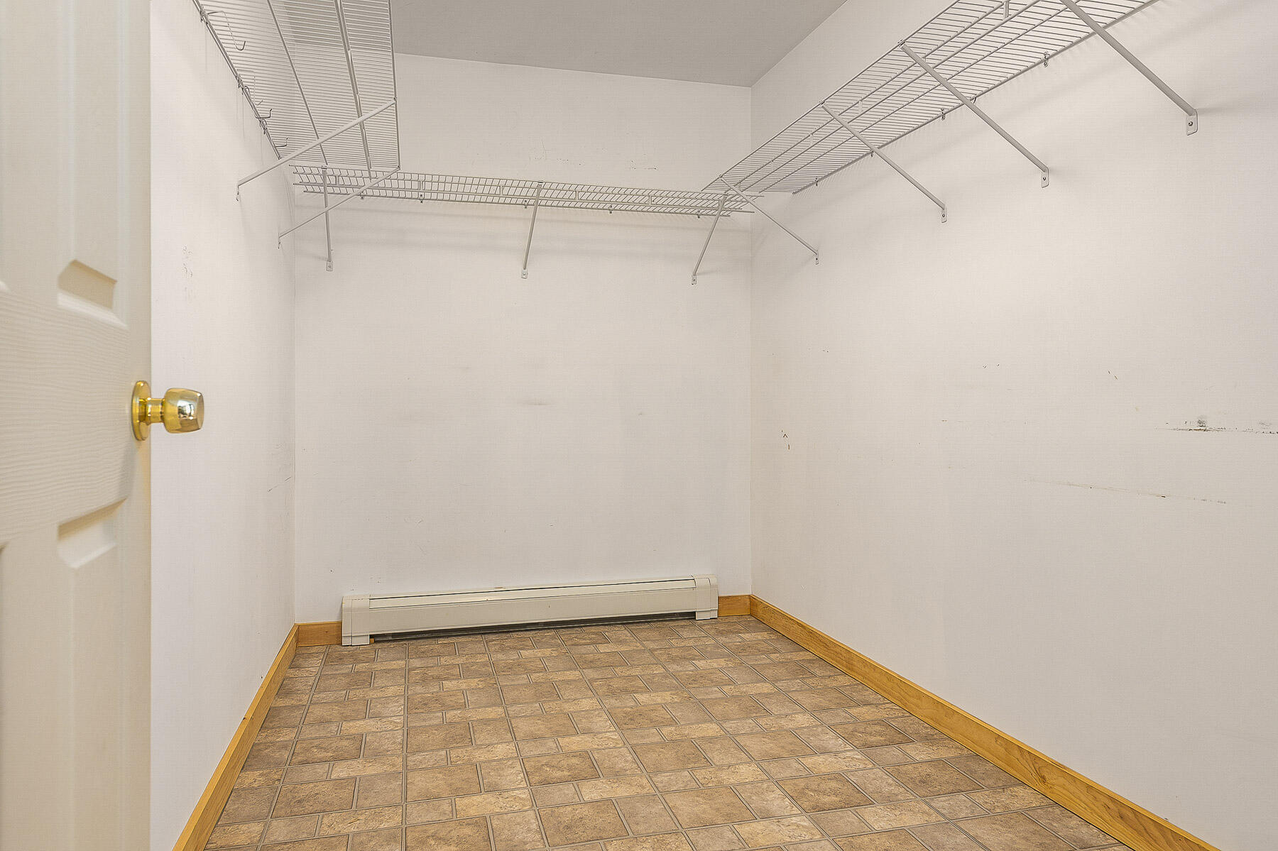 Kittery, Maine 03905, United States, 3 Bedrooms Bedrooms, ,3 BathroomsBathrooms,Residential,Active,203792