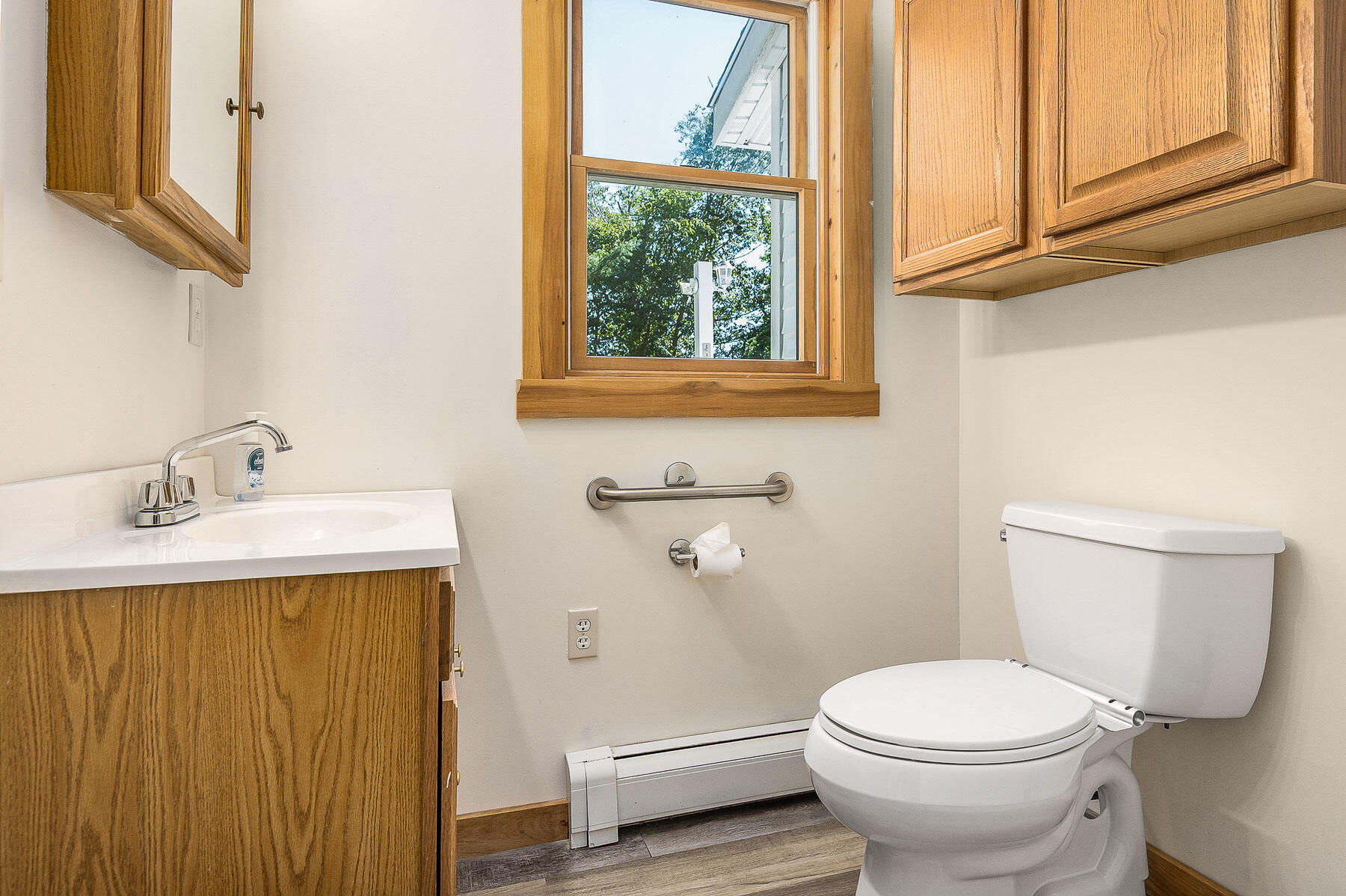 Kittery, Maine 03905, United States, 3 Bedrooms Bedrooms, ,3 BathroomsBathrooms,Residential,Active,203792