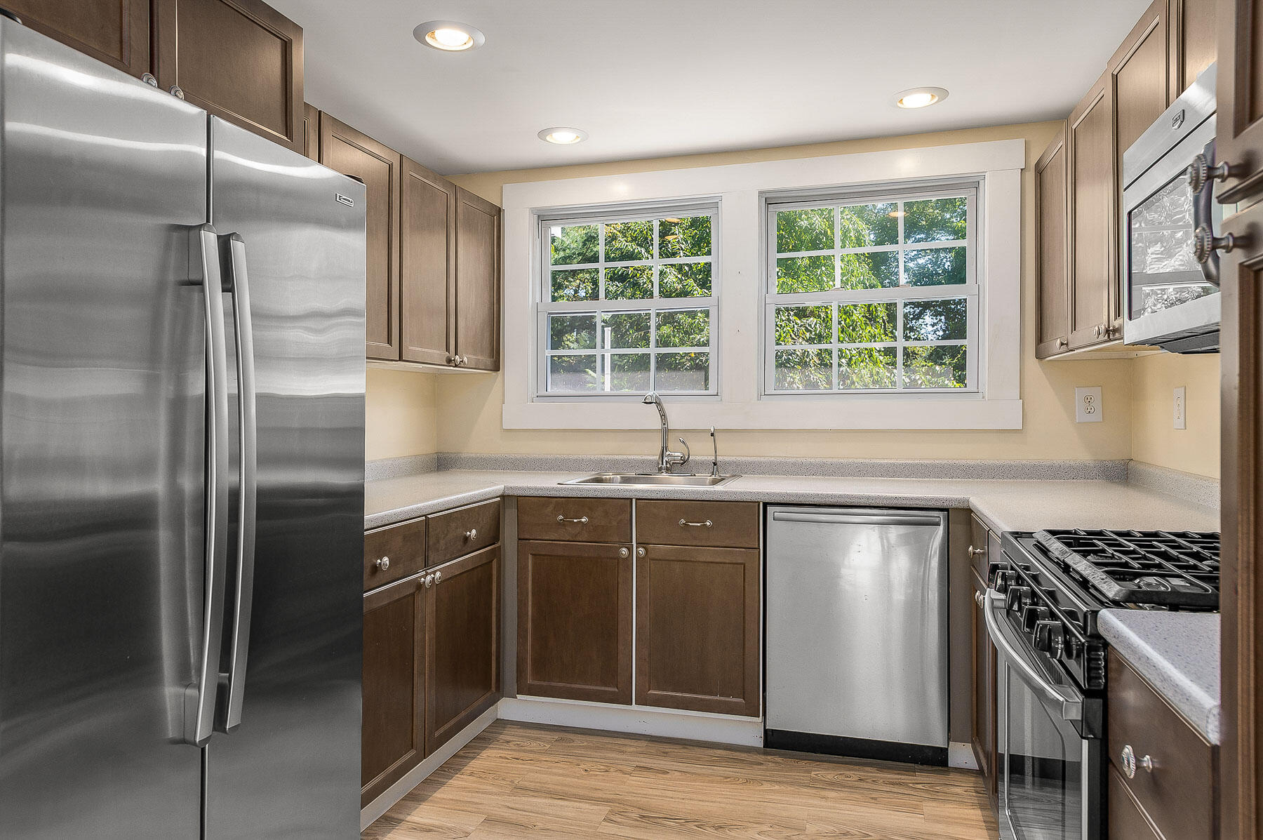 Kittery, Maine 03905, United States, 3 Bedrooms Bedrooms, ,3 BathroomsBathrooms,Residential,Active,203792