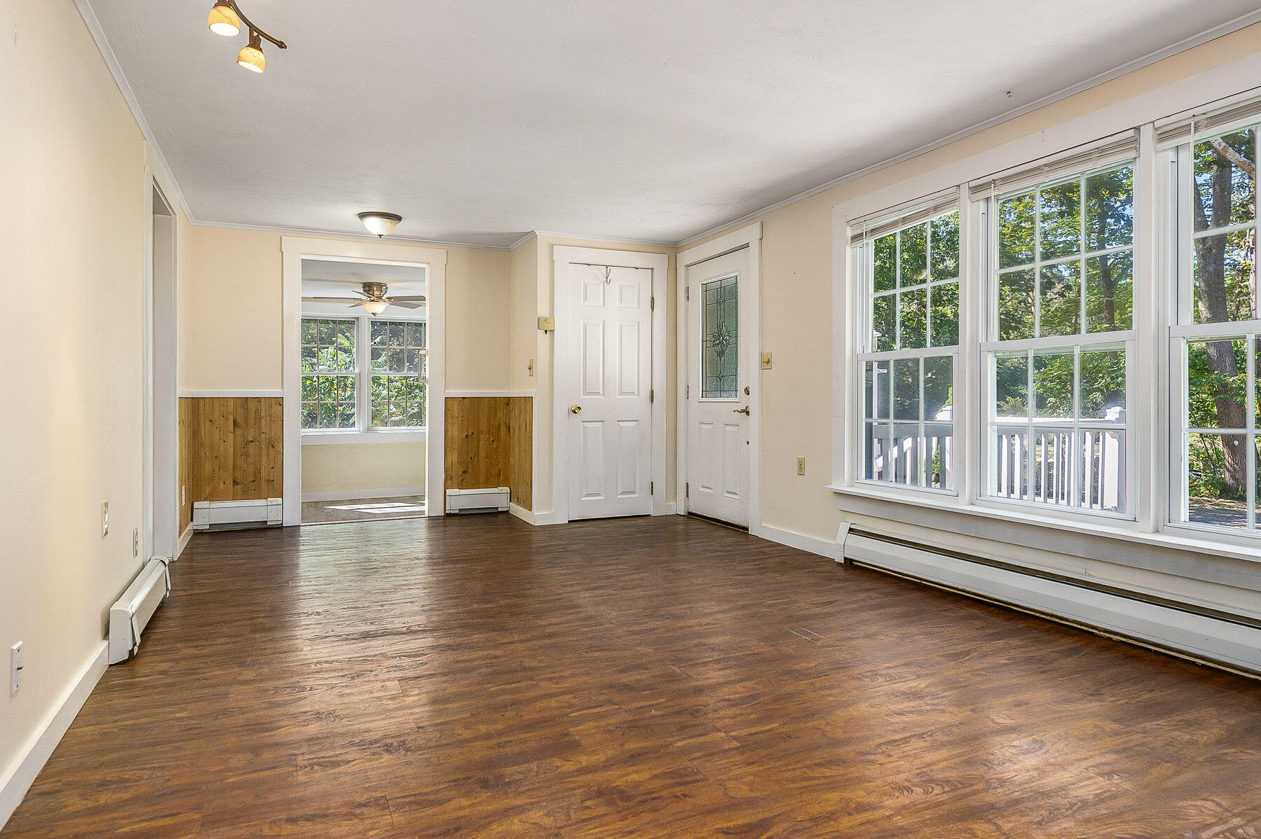 Kittery, Maine 03905, United States, 3 Bedrooms Bedrooms, ,3 BathroomsBathrooms,Residential,Active,203792