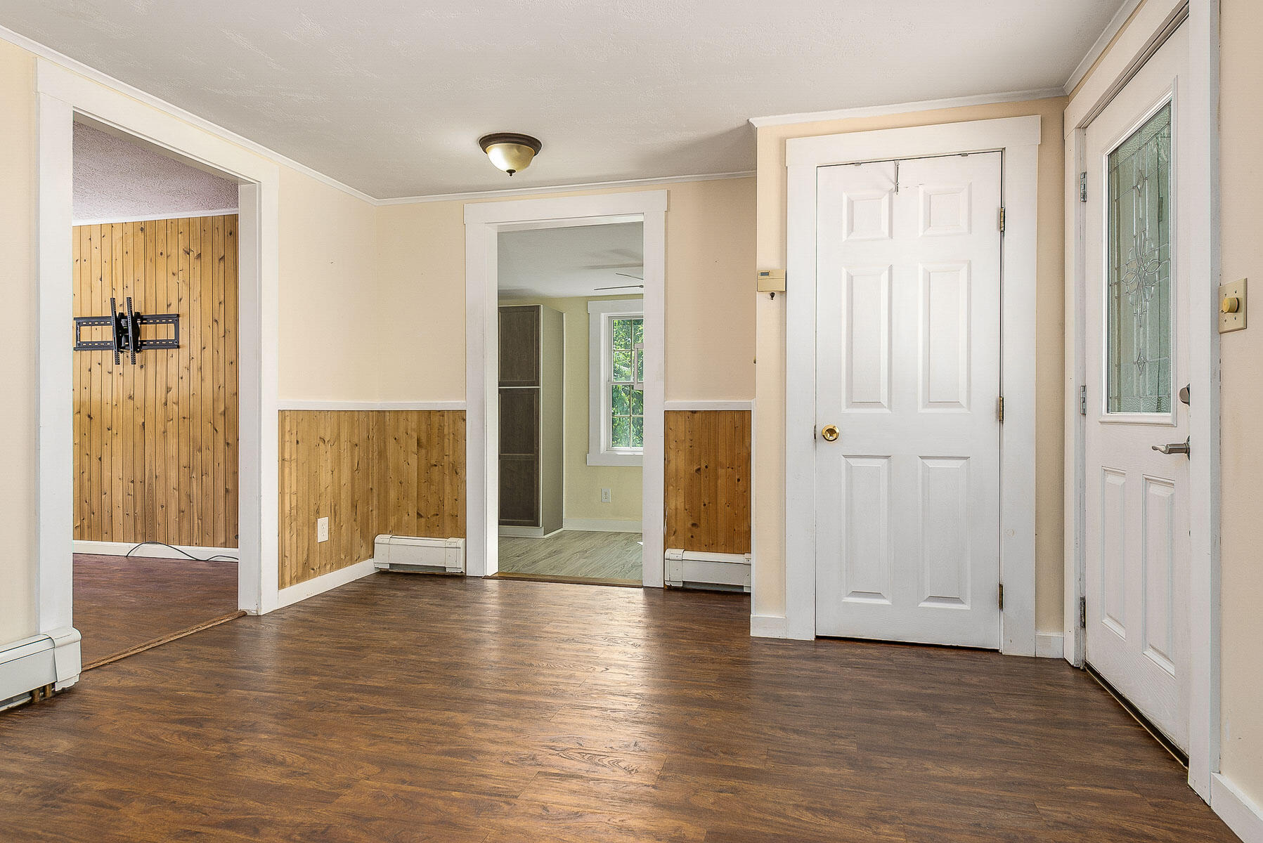 Kittery, Maine 03905, United States, 3 Bedrooms Bedrooms, ,3 BathroomsBathrooms,Residential,Active,203792