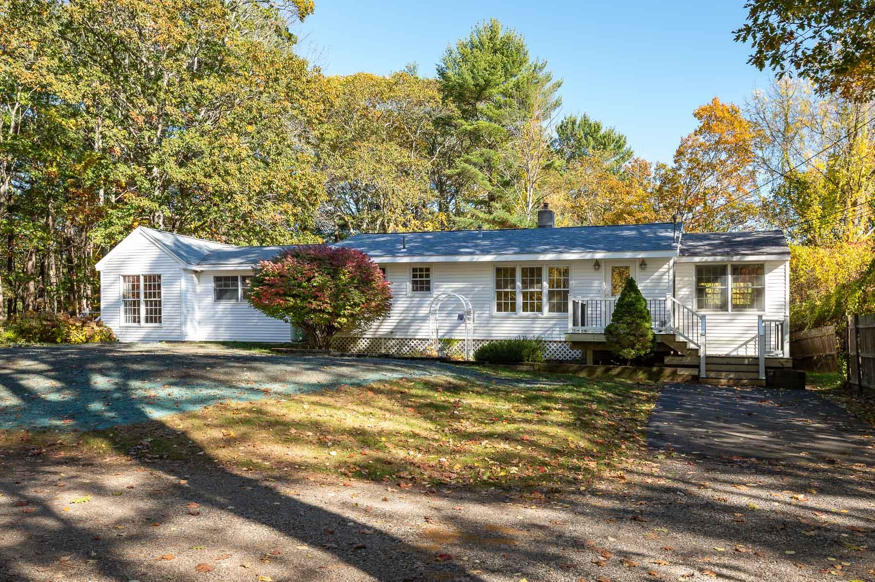 Kittery, Maine 03905, United States, 3 Bedrooms Bedrooms, ,3 BathroomsBathrooms,Residential,Active,203792