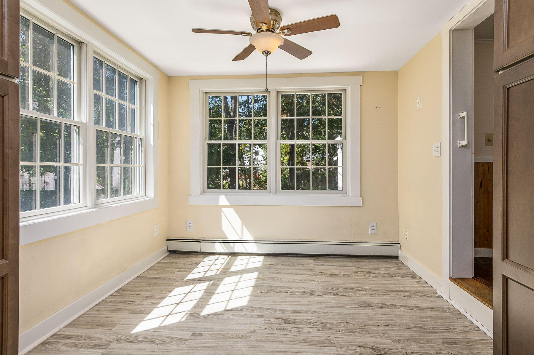 Kittery, Maine 03905, United States, 3 Bedrooms Bedrooms, ,3 BathroomsBathrooms,Residential,Active,203792