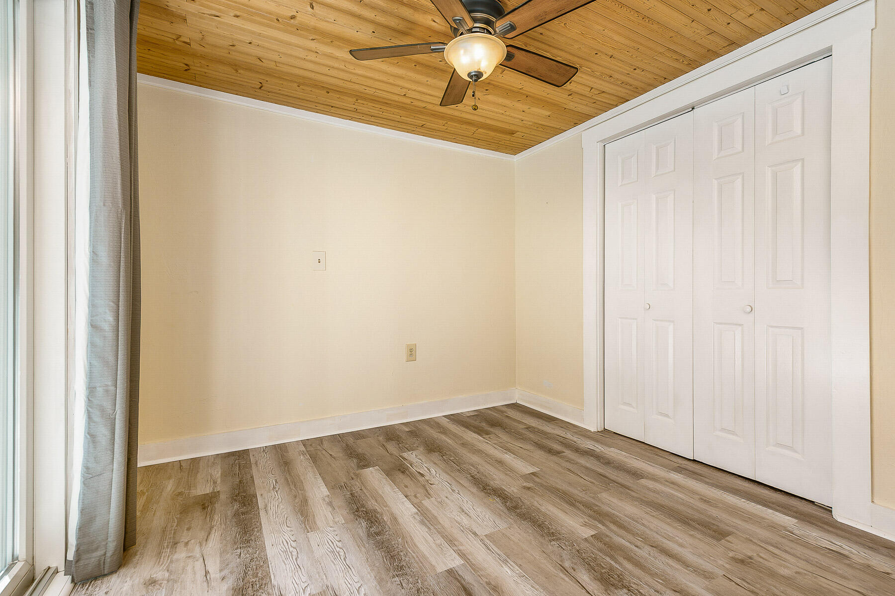 Kittery, Maine 03905, United States, 3 Bedrooms Bedrooms, ,3 BathroomsBathrooms,Residential,Active,203792