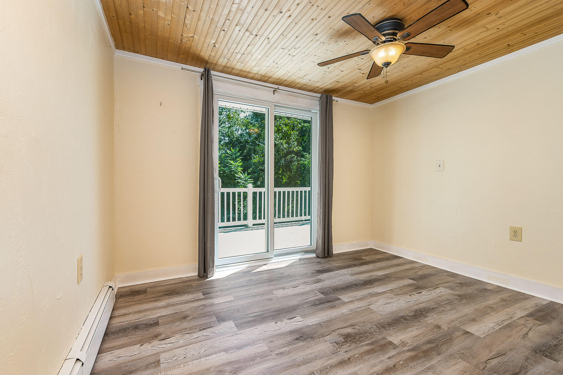 Kittery, Maine 03905, United States, 3 Bedrooms Bedrooms, ,3 BathroomsBathrooms,Residential,Active,203792