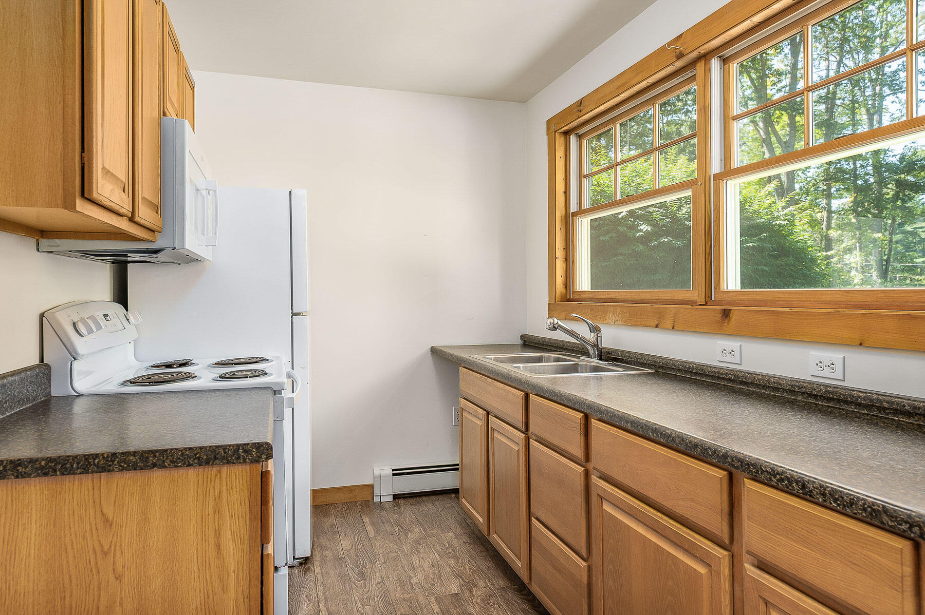 Kittery, Maine 03905, United States, 3 Bedrooms Bedrooms, ,3 BathroomsBathrooms,Residential,Active,203792