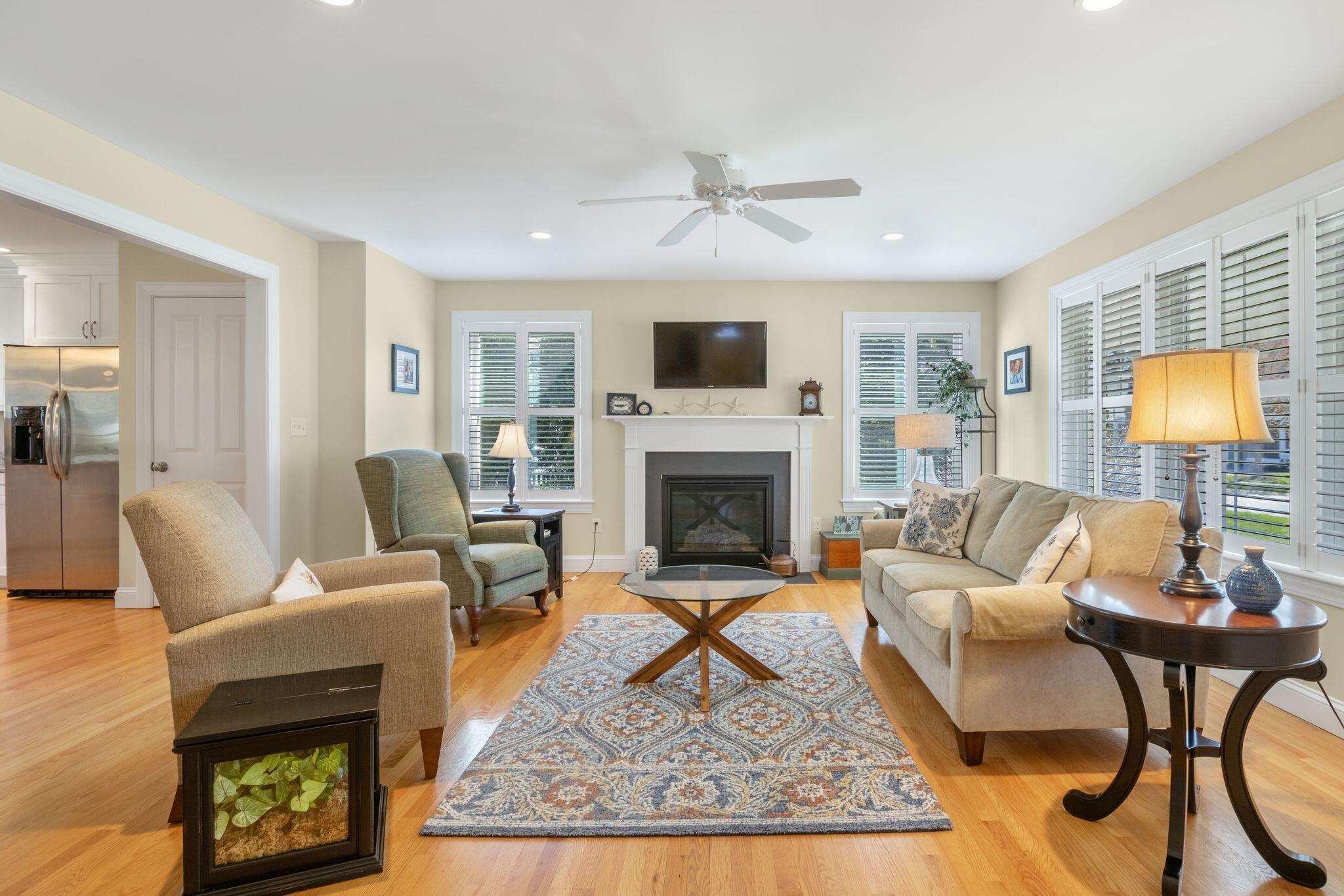 10 Lexington Drive 9