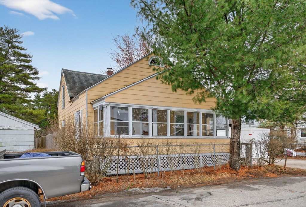 Photo of 1 Melvin Avenue, Old Orchard Beach, ME 04064 (MLS # 1655708)