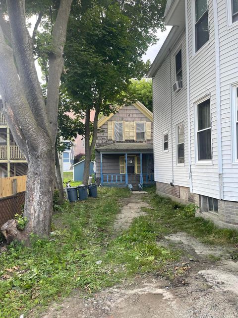 90 Oak Street R Lewiston ME 04240