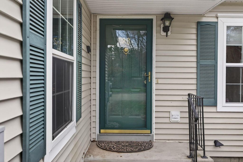 Photo of 22 Greenwich Way #40, Kennebunk, ME 04043 (MLS # 1658686)