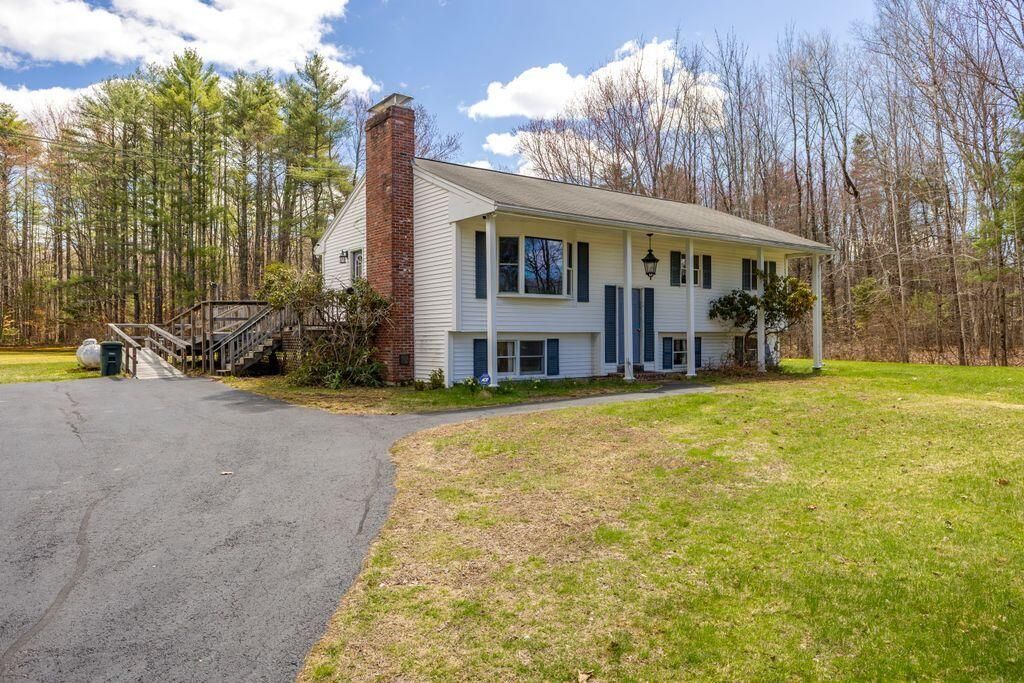 Photo of 955 Bridgton Road, Westbrook, ME 04092 (MLS # 1659424)