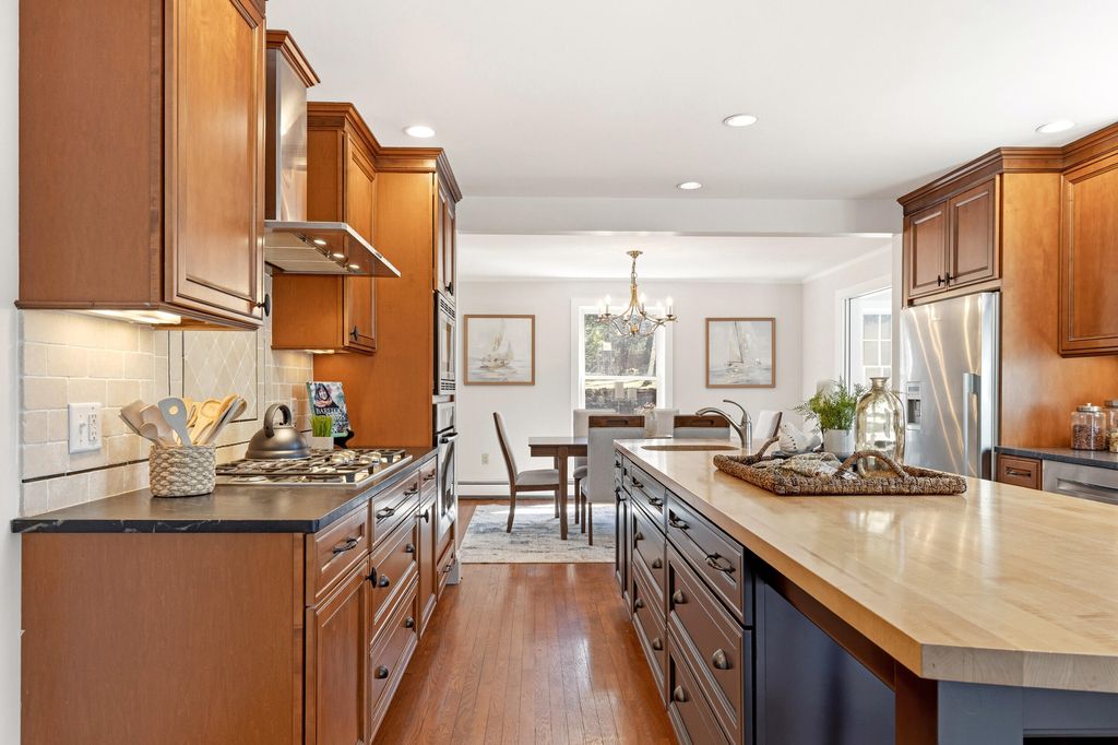 Photo of 47 Glen Road, Yarmouth, ME 04096 (MLS # 1657186)