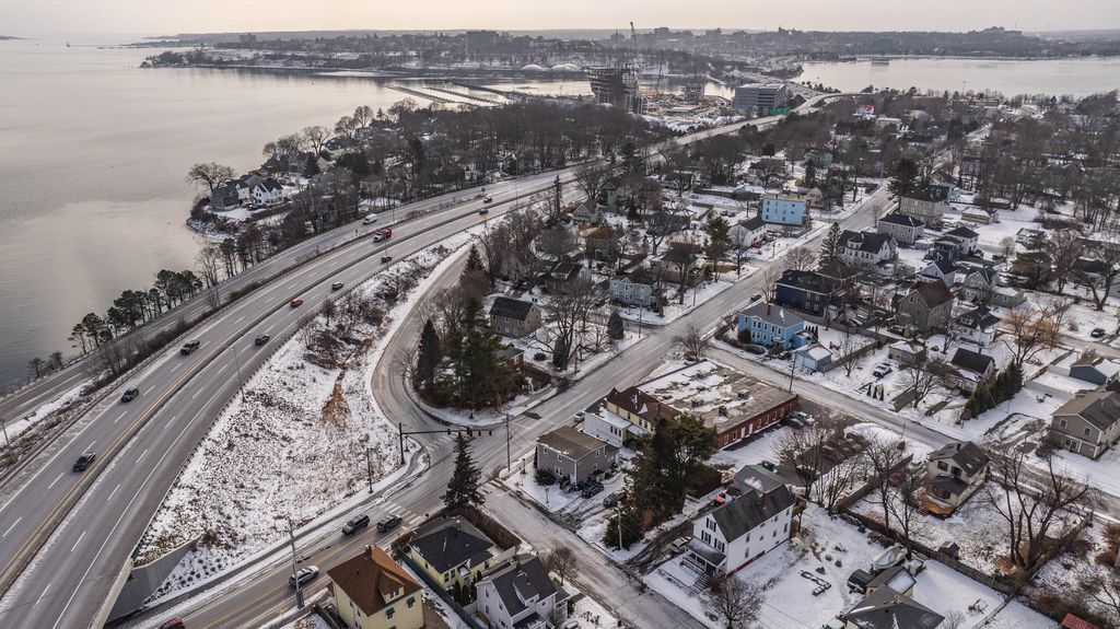 Photo of 170 Veranda Street, Portland, ME 04103 (MLS # 1649337)