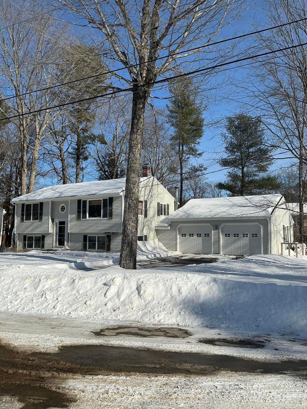 Photo of 1 Carolyn Street, Topsham, ME 04086 (MLS # 1651376)