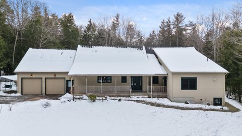 Photo of 5 Arrowhead Ridge Road, Freeport, ME 04032 (MLS # 1648679)