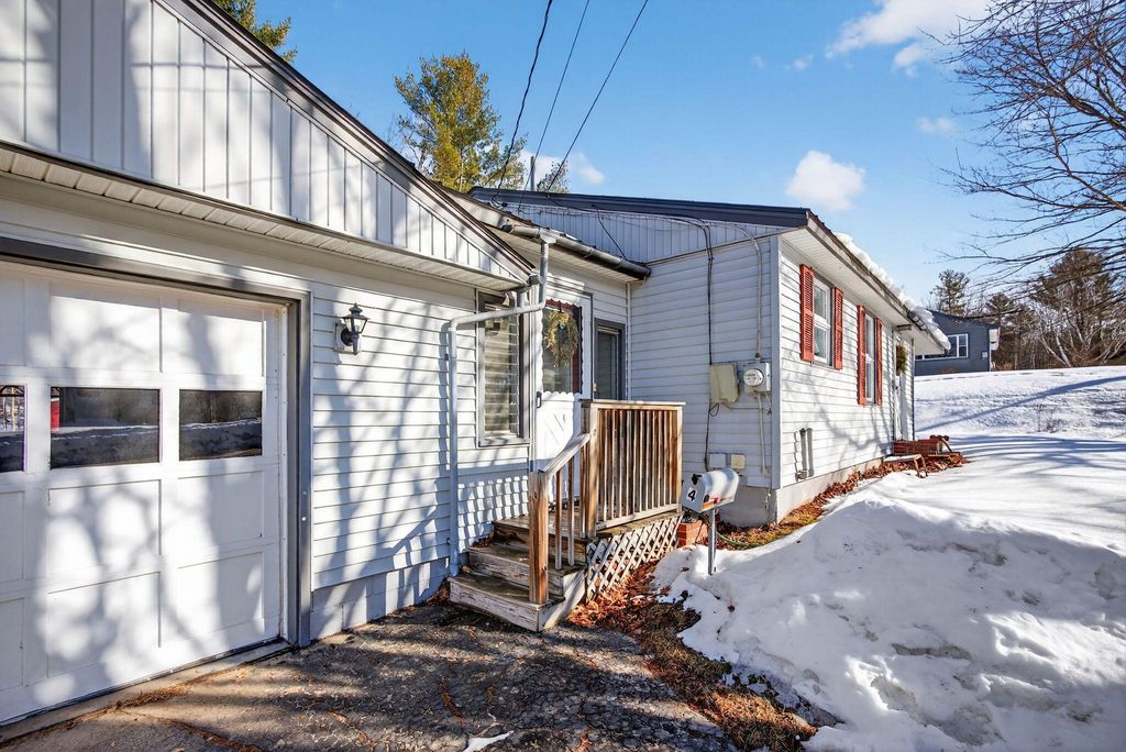 Photo of 4 Thurlow Avenue, Paris, ME 04281 (MLS # 1653569)