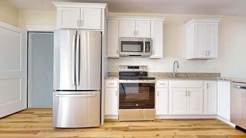 Photo of 16 Viking Lane #6, Westbrook, ME 04092 (MLS # 1658955)
