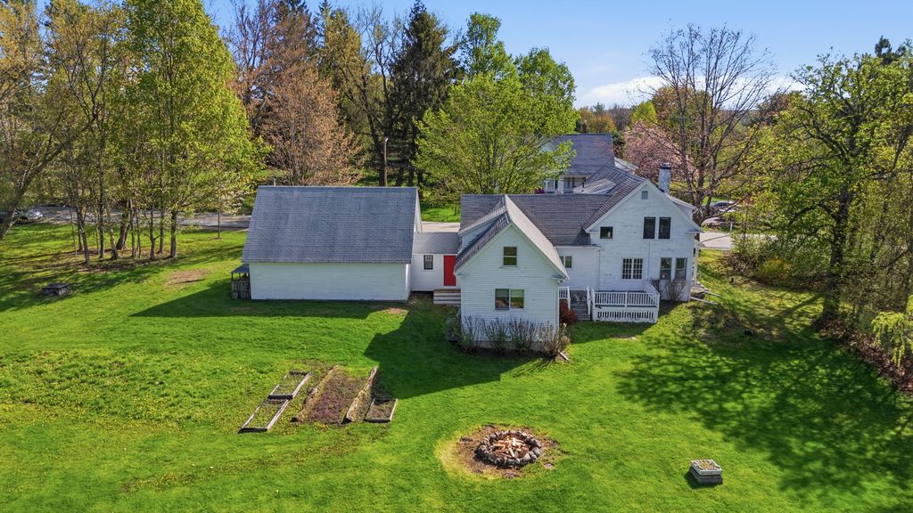 Photo of 560 W Auburn Road, Auburn, ME 04210 (MLS # 1662659)