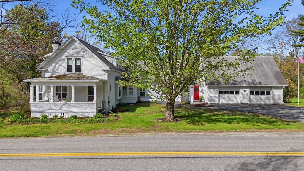Photo of 560 W Auburn Road, Auburn, ME 04210 (MLS # 1662659)