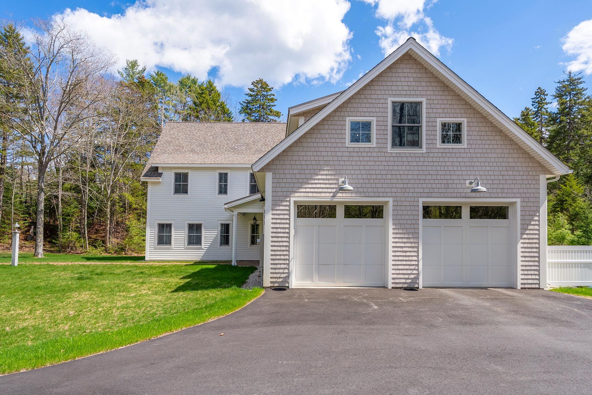 Freeport, Maine, 04032, United States, 4 Bedrooms Bedrooms, ,3 BathroomsBathrooms,Residential,Pending,2045529