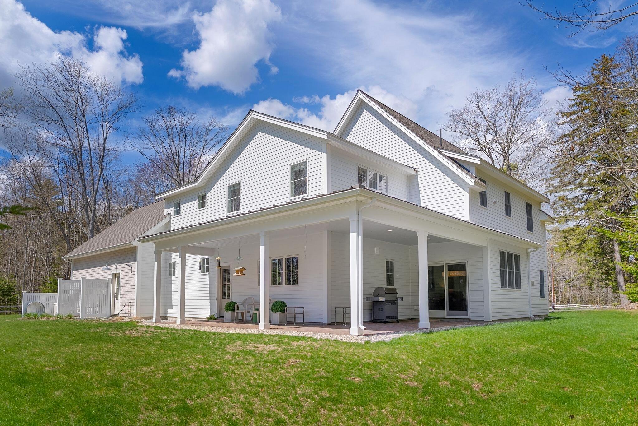 Freeport, Maine, 04032, United States, 4 Bedrooms Bedrooms, ,3 BathroomsBathrooms,Residential,Pending,2045529