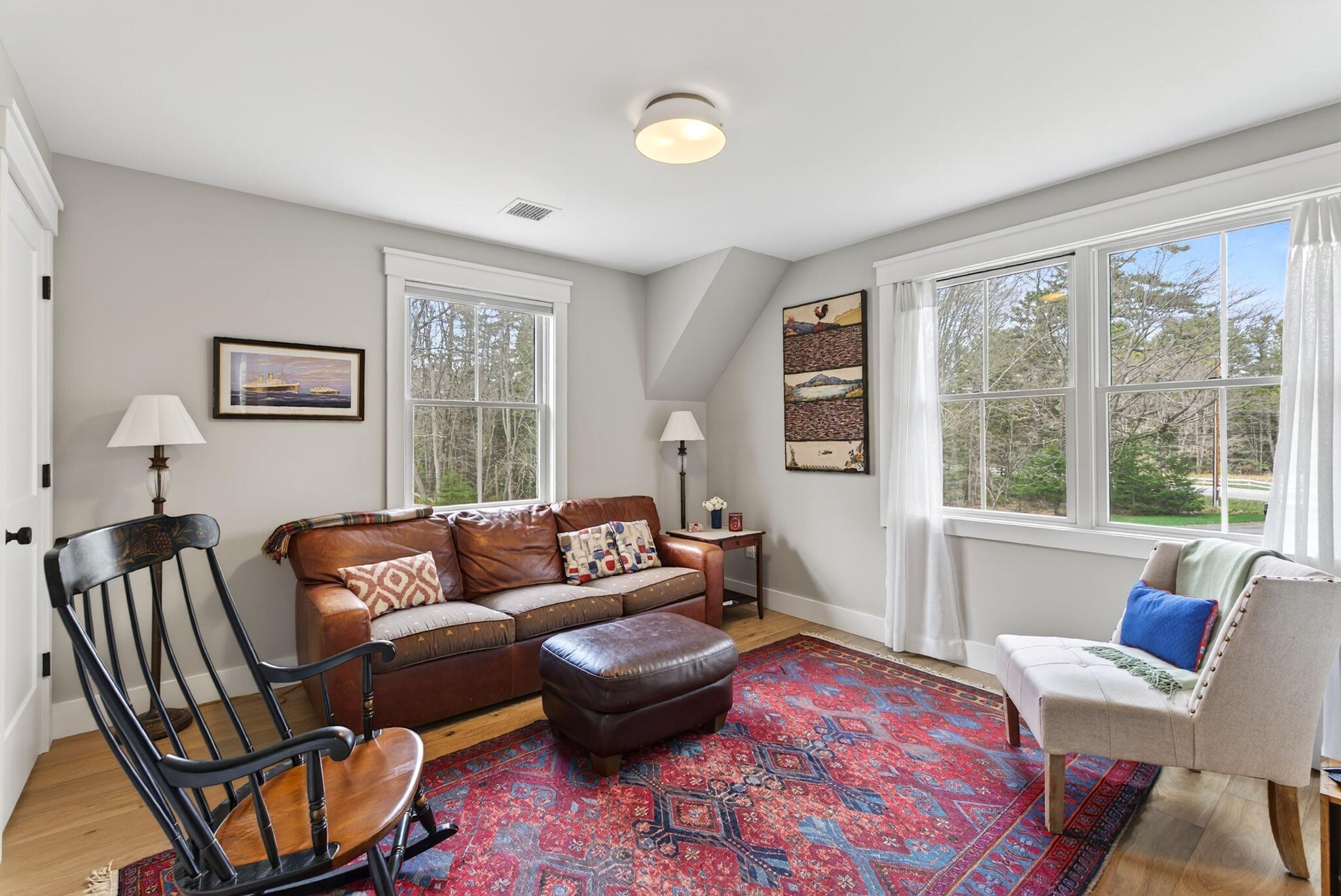 Freeport, Maine, 04032, United States, 4 Bedrooms Bedrooms, ,3 BathroomsBathrooms,Residential,Pending,2045529
