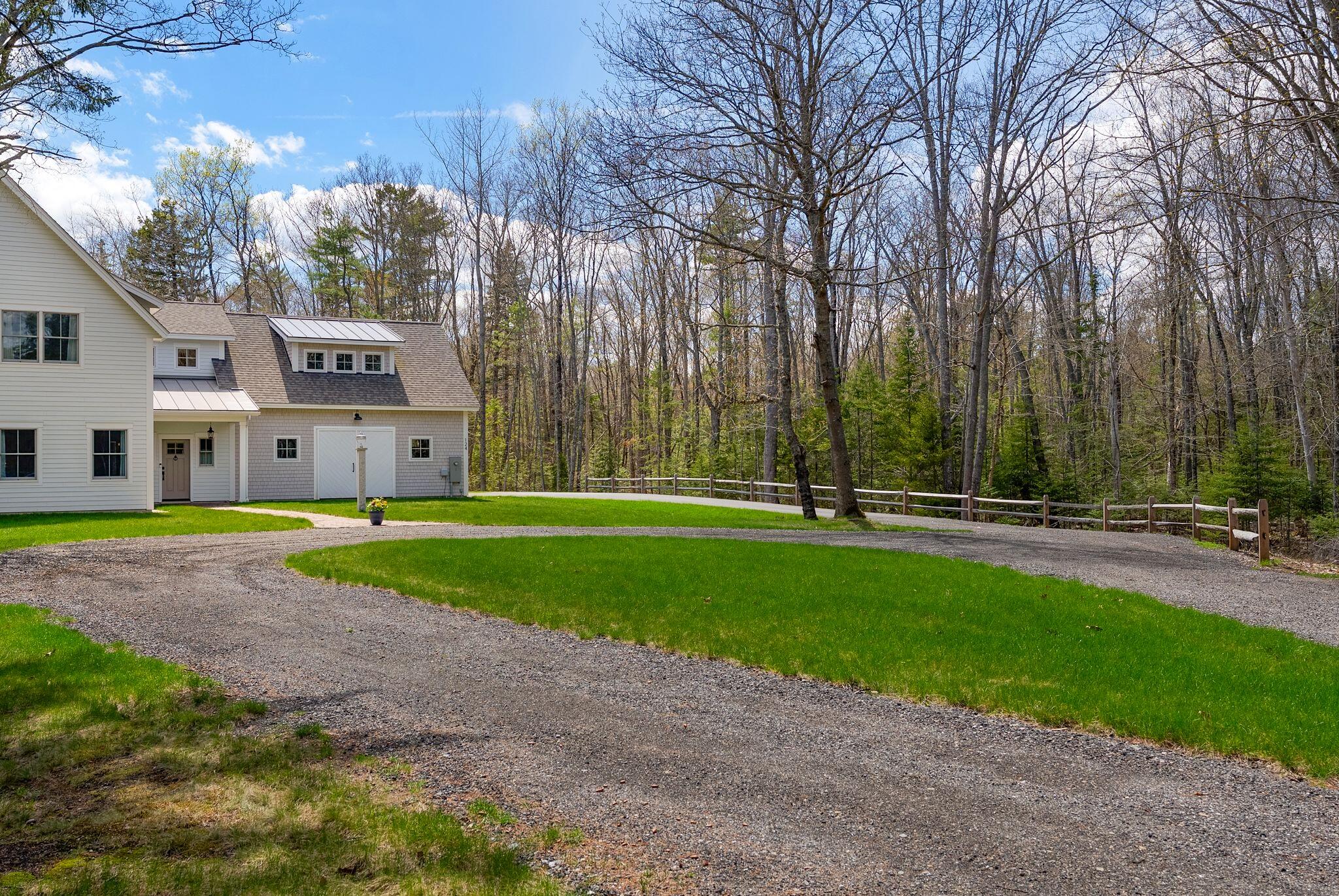Freeport, Maine, 04032, United States, 4 Bedrooms Bedrooms, ,3 BathroomsBathrooms,Residential,Pending,2045529
