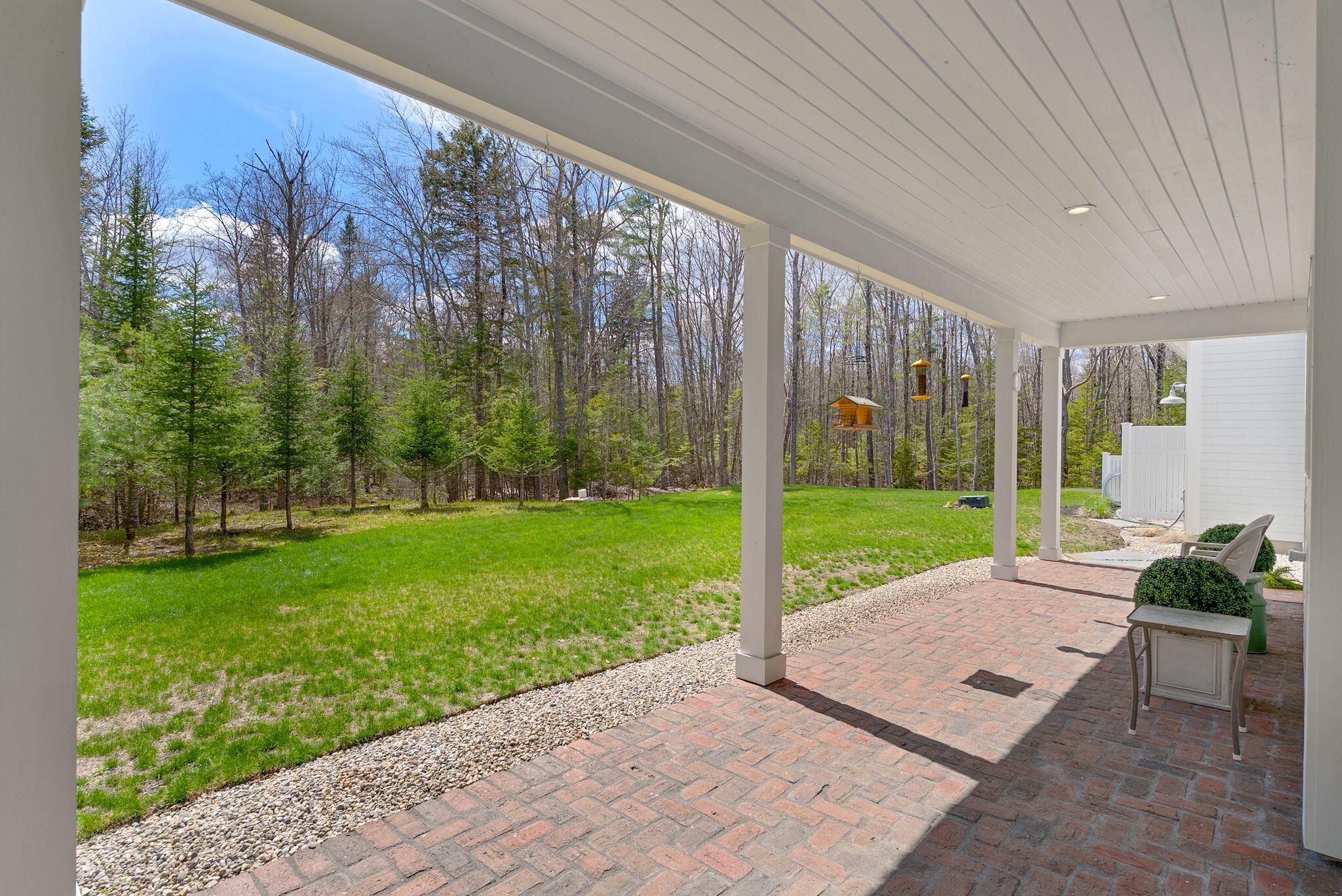 Freeport, Maine, 04032, United States, 4 Bedrooms Bedrooms, ,3 BathroomsBathrooms,Residential,Pending,2045529