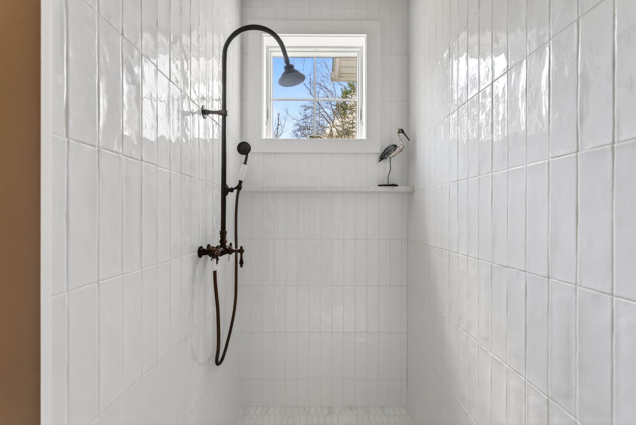Freeport, Maine, 04032, United States, 4 Bedrooms Bedrooms, ,3 BathroomsBathrooms,Residential,Pending,2045529