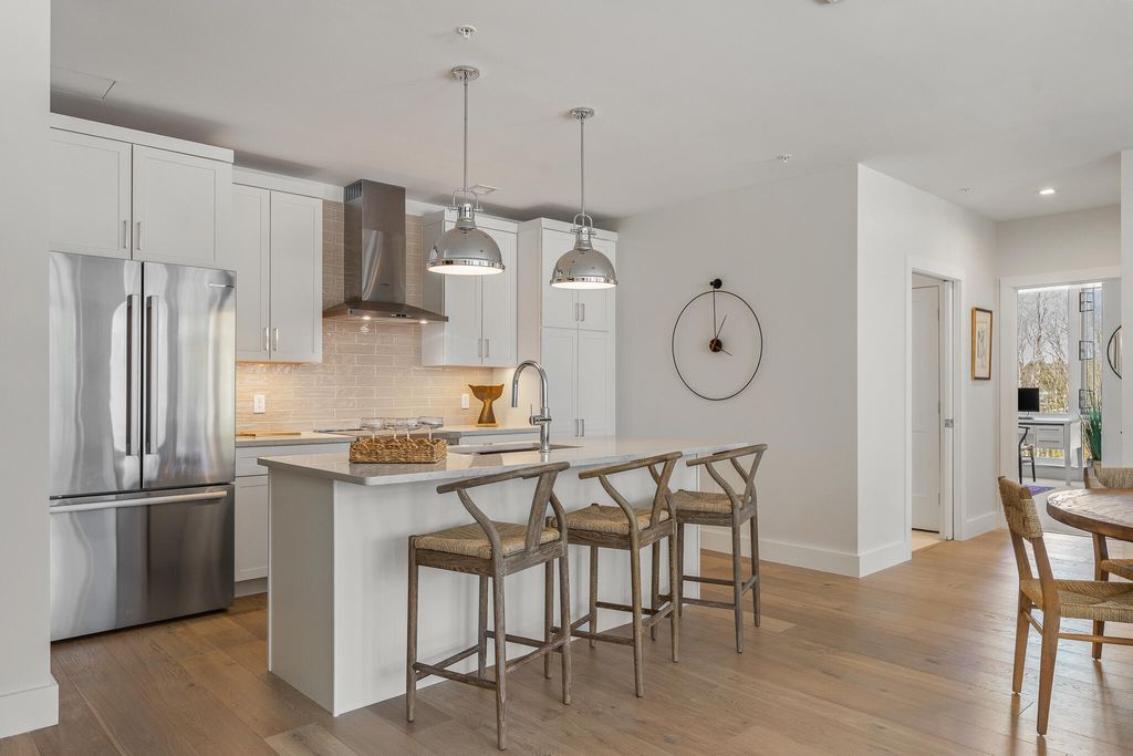 Photo of 267 US Route 1 #305, Falmouth, ME 04105 (MLS # 1652861)