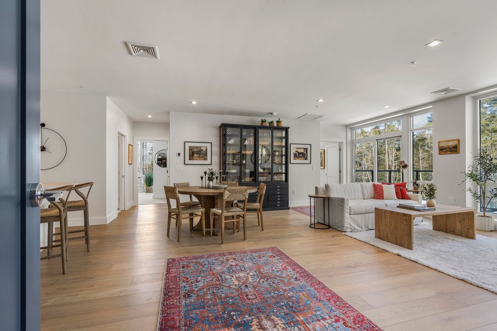 Photo of 267 US Route 1 #305, Falmouth, ME 04105 (MLS # 1652861)