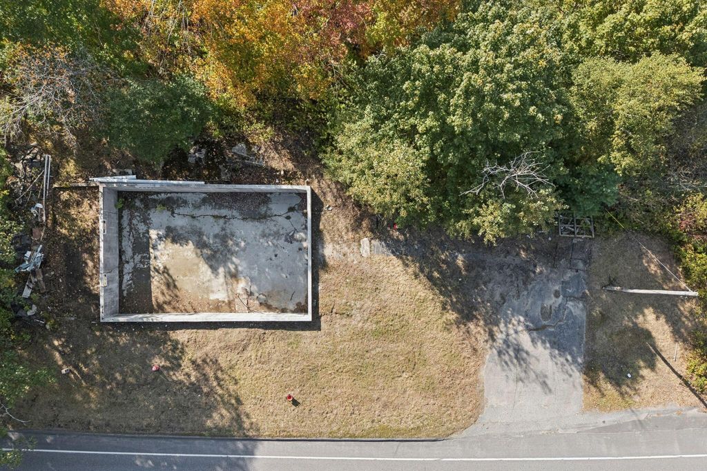 Photo of 646 Gurnet Road, Brunswick, ME 04011 (MLS # 1640043)
