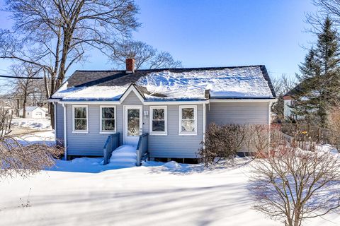 Photo of 5 Jefferson Street, Rockland, ME 04841 (MLS # 1651653)
