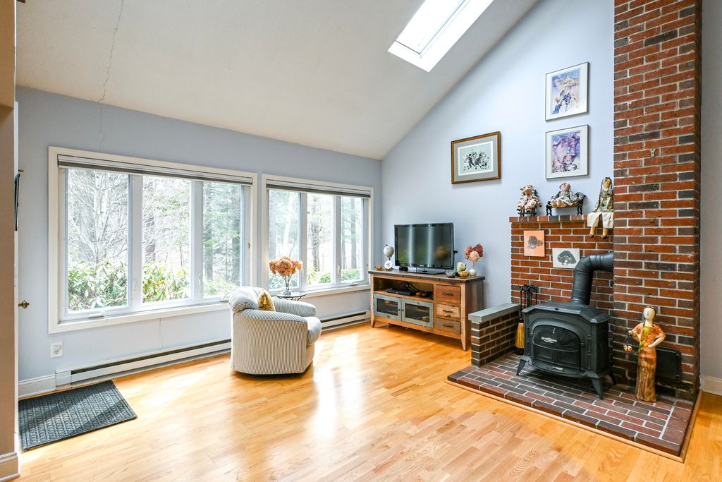 Photo of 19 Karynel Drive #19, South Portland, ME 04106 (MLS # 1654907)