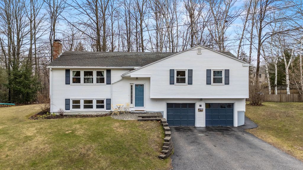 Photo of 71 Candlewyck Terrace, Portland, ME 04102 (MLS # 1656642)