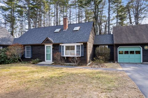 Photo of 27 Cluf Bay Road #27, Brunswick, ME 04011 (MLS # 1658156)
