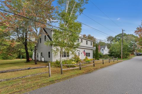 Photo of 40 Wildwood Avenue, Kennebunkport, ME 04046 (MLS # 1657909)