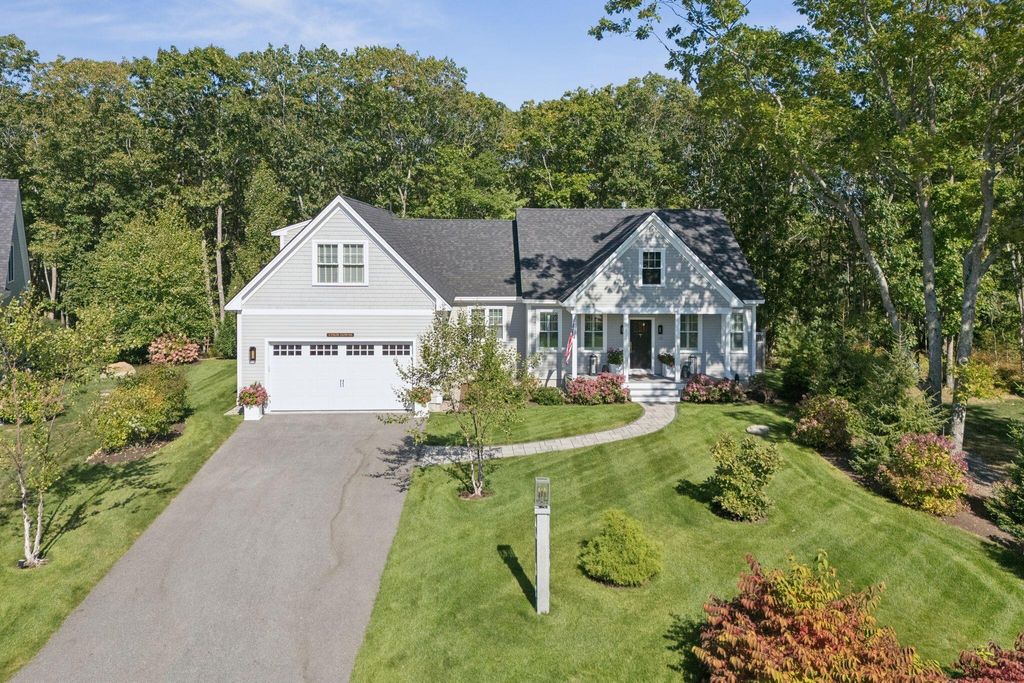 Photo of 35 Beryls Way, Kennebunkport, ME 04046 (MLS # 1657555)