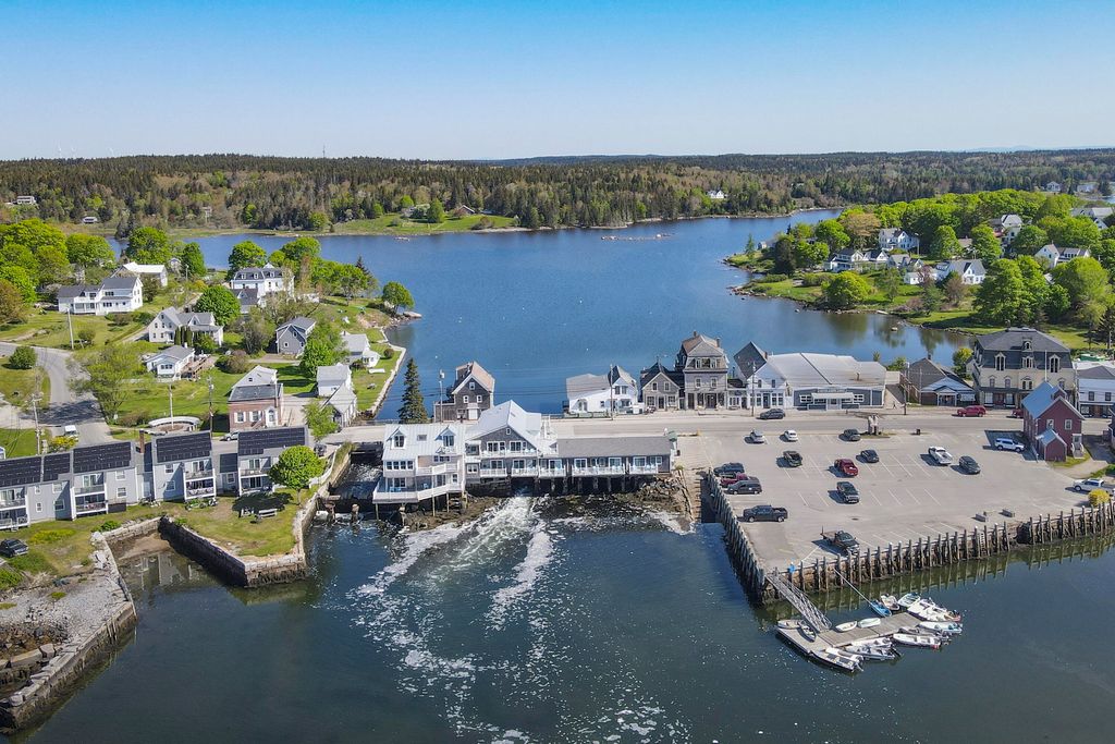 Photo of 15 Main Street, Vinalhaven, ME 04863 (MLS # 1659867)