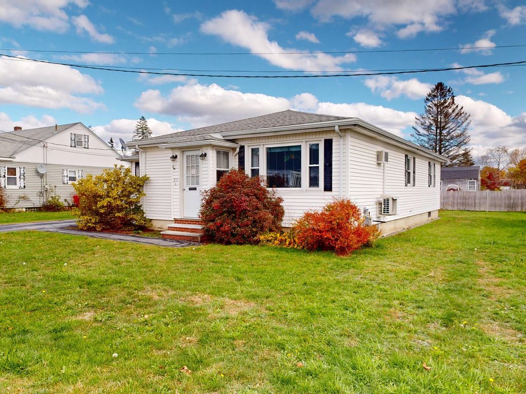 Photo of 211 Farwell Street, Lewiston, ME 04240 (MLS # 1641969)