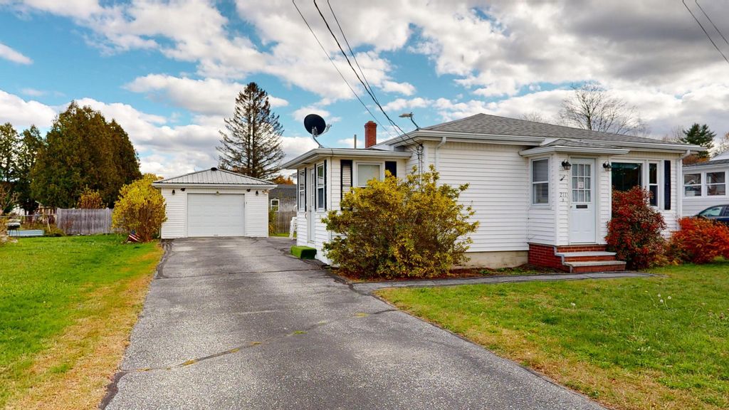 Photo of 211 Farwell Street, Lewiston, ME 04240 (MLS # 1641969)