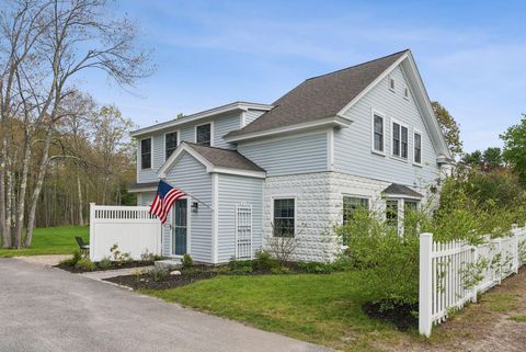 Photo of 17 Sea Road, Kennebunk, ME 04043 (MLS # 1662866)
