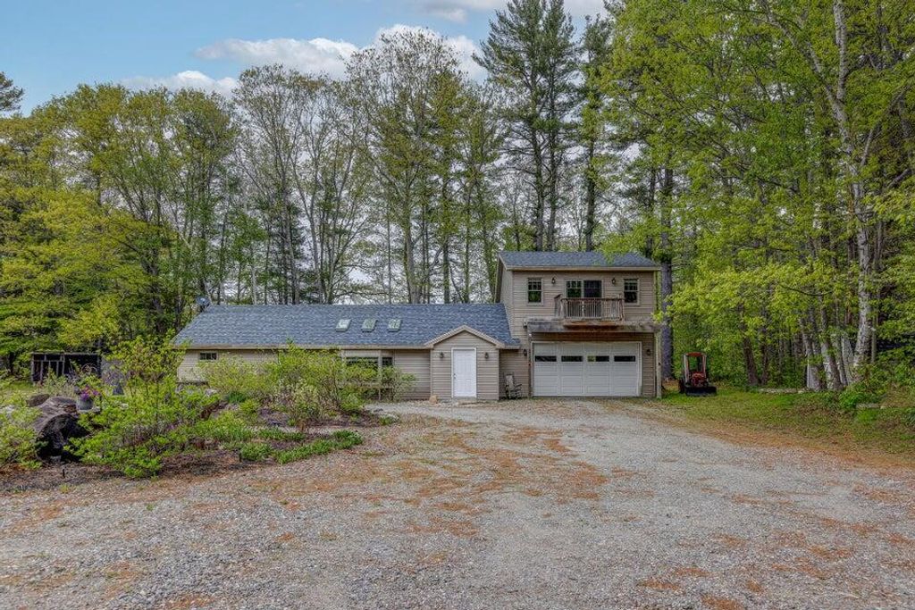 Photo of 24 Dolloff Drive, Brunswick, ME 04011 (MLS # 1654571)