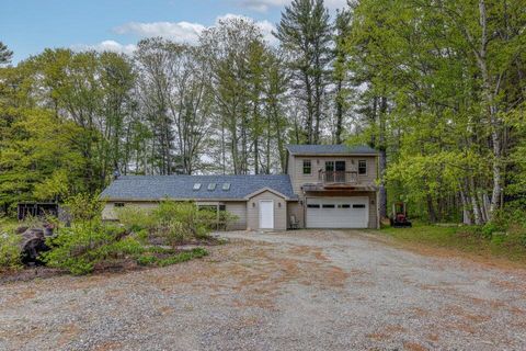 Photo of 24 Dolloff Drive, Brunswick, ME 04011 (MLS # 1654571)