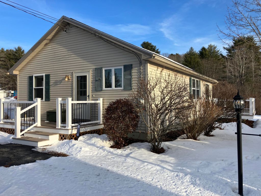 Photo of 295 Central Avenue, Lewiston, ME 04240 (MLS # 1646443)