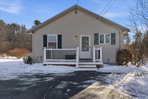 Photo of 295 Central Avenue, Lewiston, ME 04240 (MLS # 1646443)